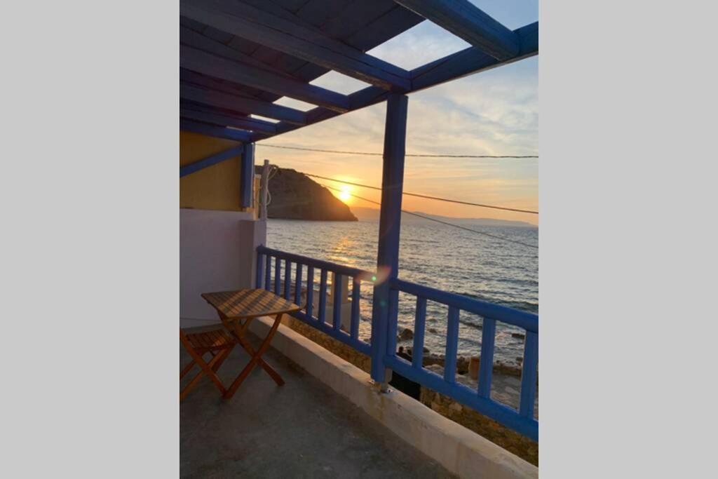Romantic House 6 Steps From The Sea Мохлос Екстериор снимка